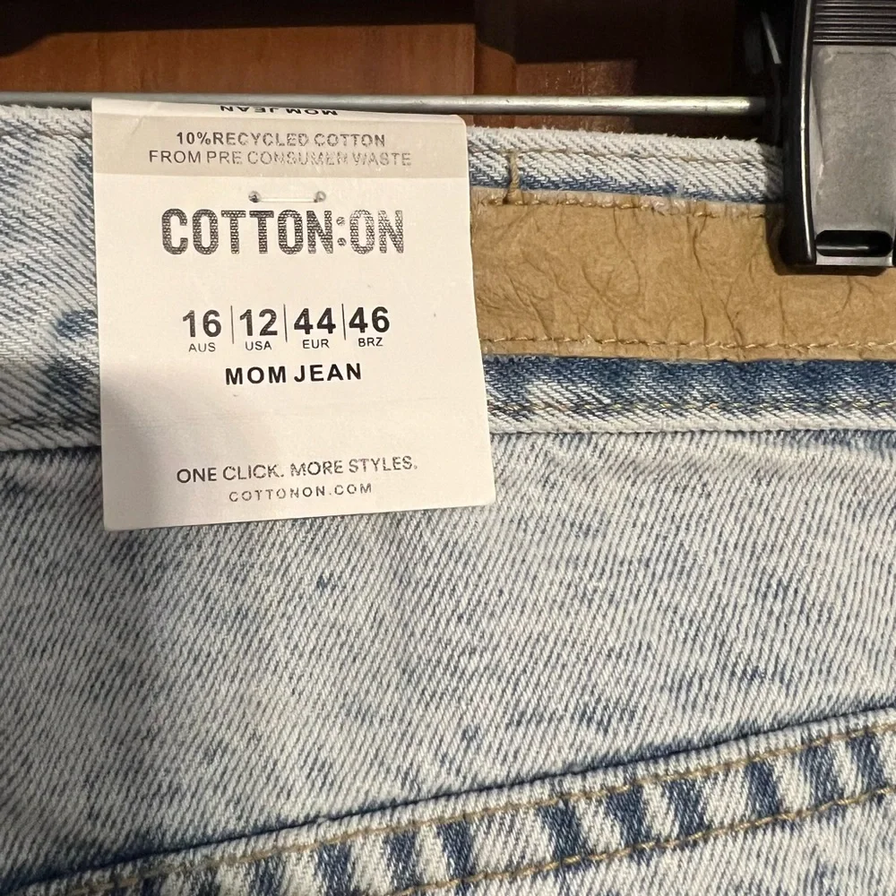 Cotton On Jeans Mom Jeans White Washed Women’s Sz 12 NWT Retro 90’s - Picture 3 of 6